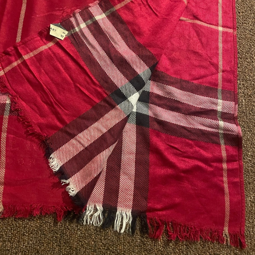 BURBERRY Equestrian Horse Print SCARF - Picture 10 of 10